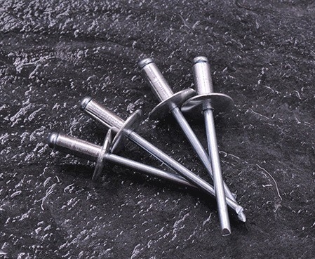 진크 마무리 ANSI/ASME 표준 강착력 철강 블라인드 팝 리벳 금속 m2.5 m3 m3.5 m4.2 m4.8 m5.5 m6.3