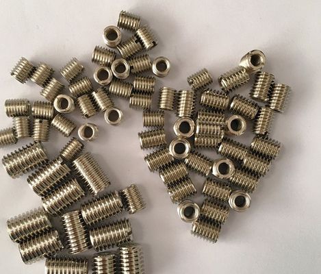 내부 및 외부 치아 실 연결 변환을 위한 메트릭 슬롯 너트 DIN 표준 블랙 옥시드 마무리