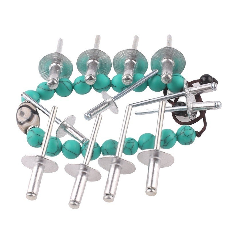 DIN 표준 알루미늄 스테인리스 스틸 멀티-그립 잠금 스타일 오픈 클로즈 엔드 블라인드 팝 리벳 백색 제품